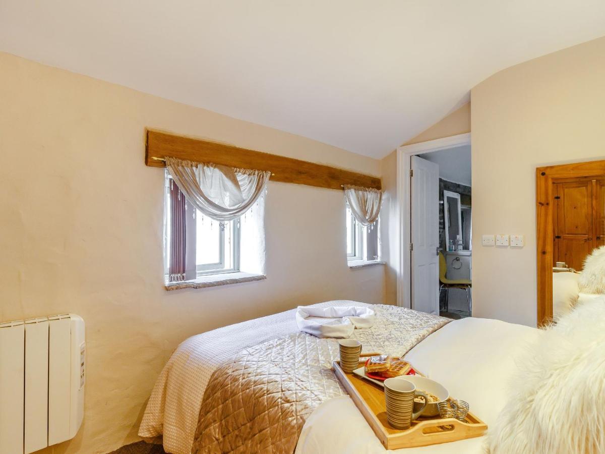 Caner Bach Lodge Бридженд Екстериор снимка